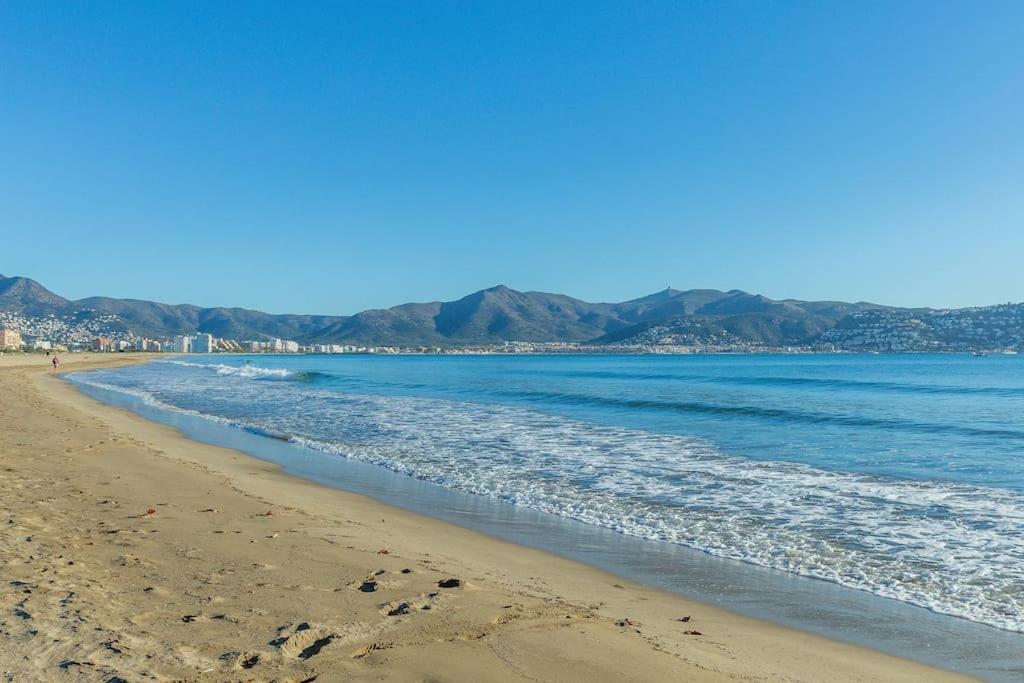 V020 - Puerto Primero Empuriabrava Bagian luar foto