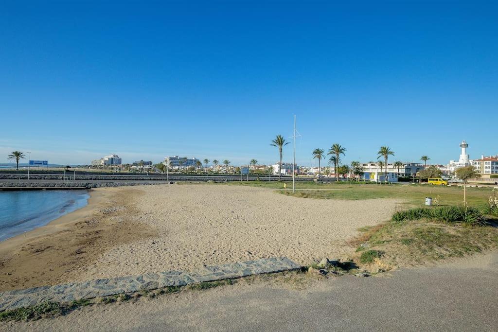V020 - Puerto Primero Empuriabrava Bagian luar foto